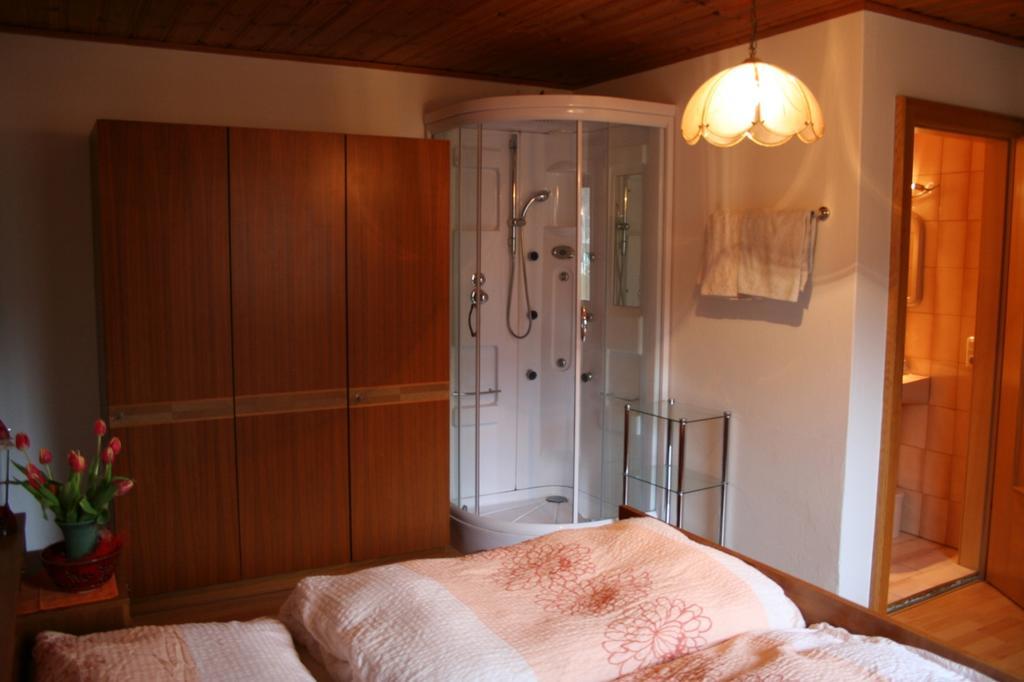 Ferienwohnungen Grabnerbauer Mondsee Szoba fotó
